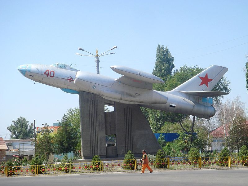 Illustration for article titled The Many Monuments To Russia's Beloved MiG